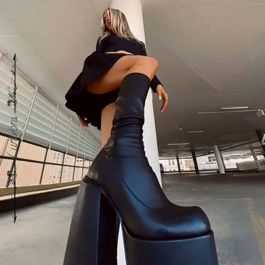 Lunaria Chunky Platform Boots